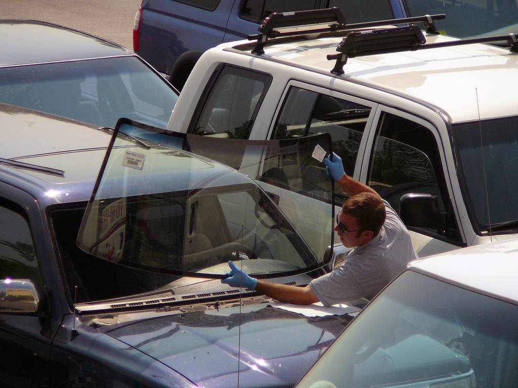Tips for Finding a Quality Windshield Repair and Replacement Service in Houston, Texas